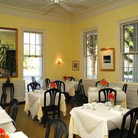 Rhett House Bed & Breakfast Beaufort Restoran gambar