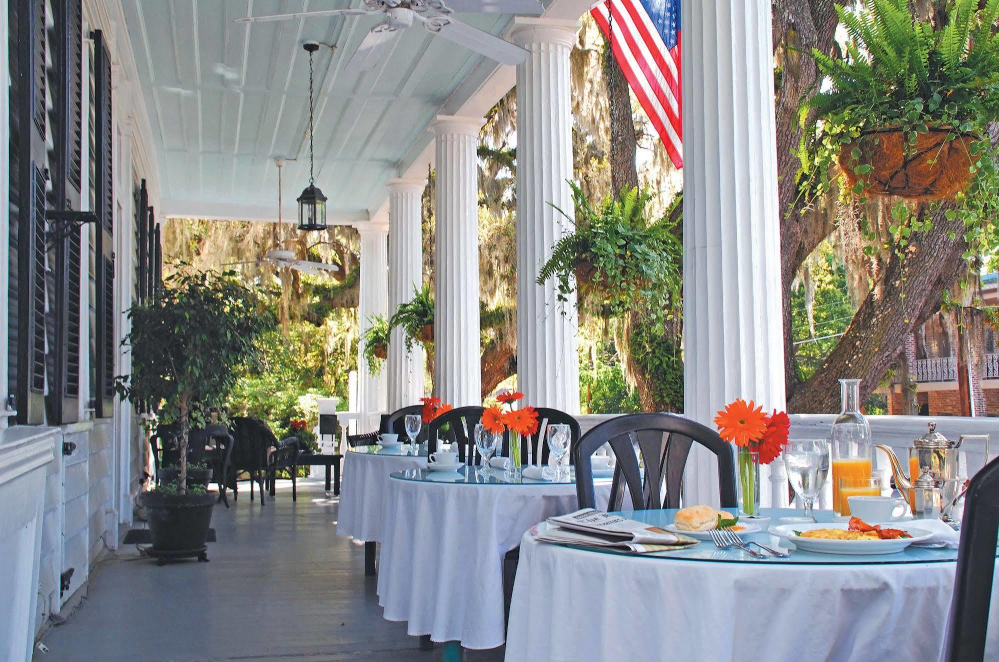 Rhett House Bed & Breakfast Beaufort Restoran gambar